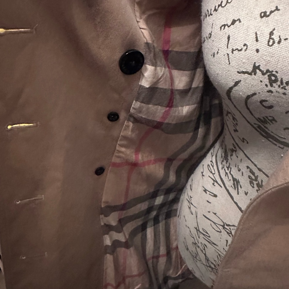 Authentic Burberry Beige Double-Breasted Trench Coat | Size US 0 / EU 2 - Picture 3 of 7